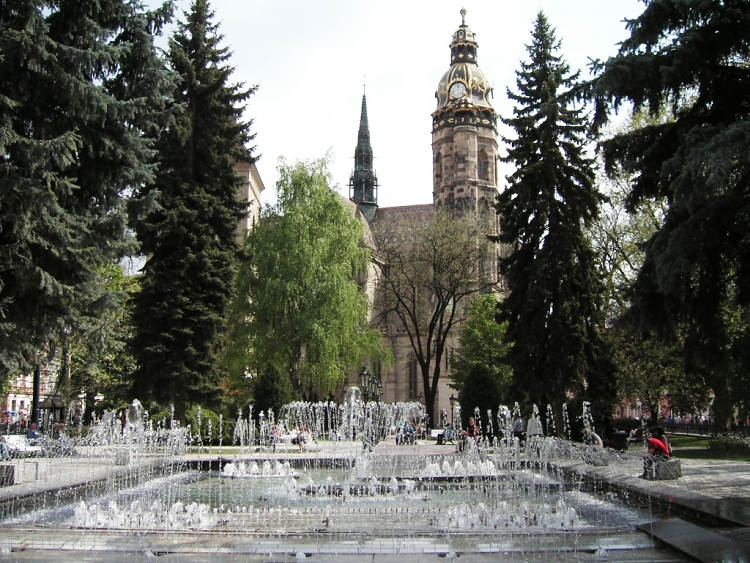 Košice - fontána a kostel sv. Alžběty